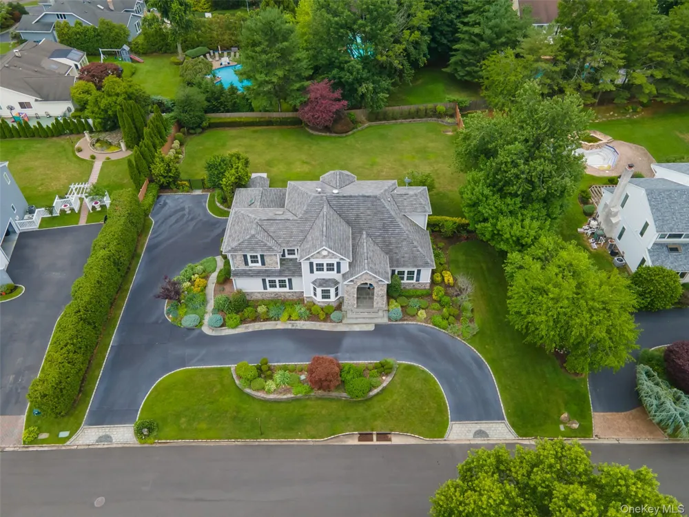 8 Parkview Drive Jericho, NY 11753
