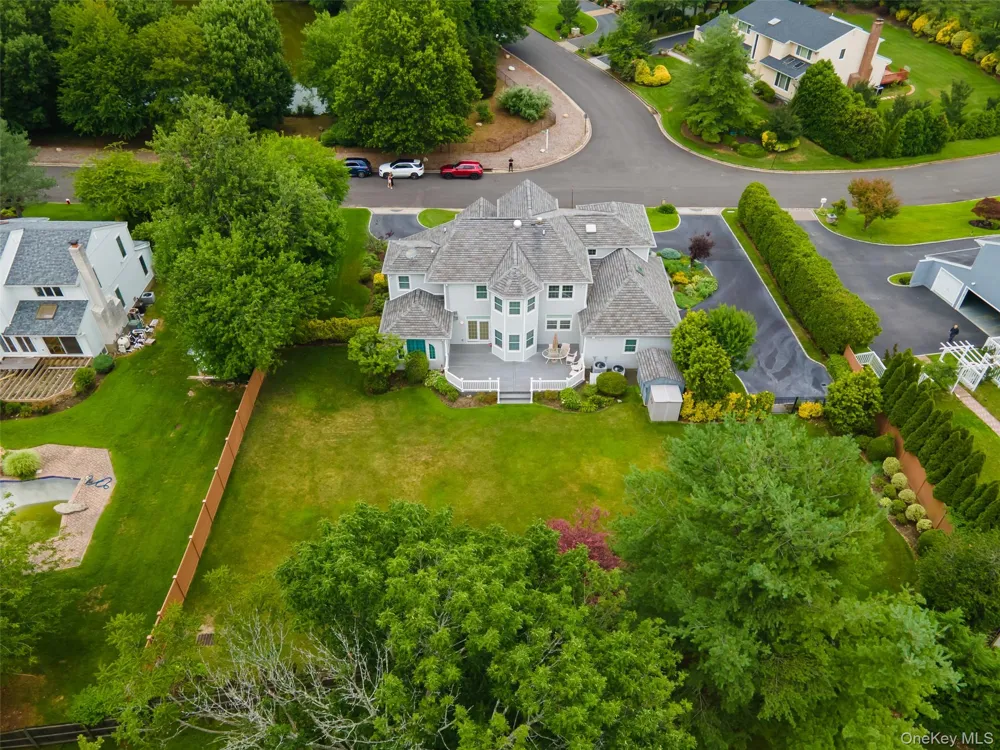 8 Parkview Drive Jericho, NY 11753