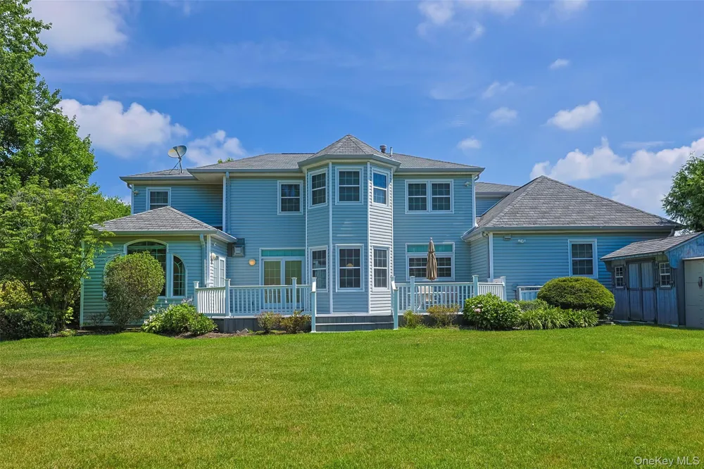 8 Parkview Drive Jericho, NY 11753