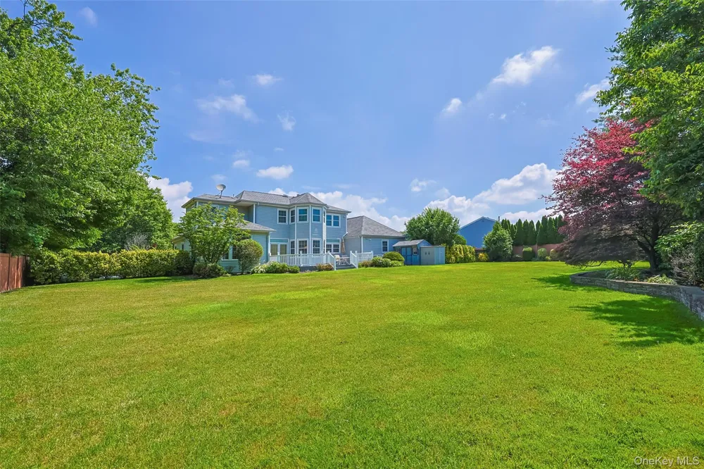 8 Parkview Drive Jericho, NY 11753