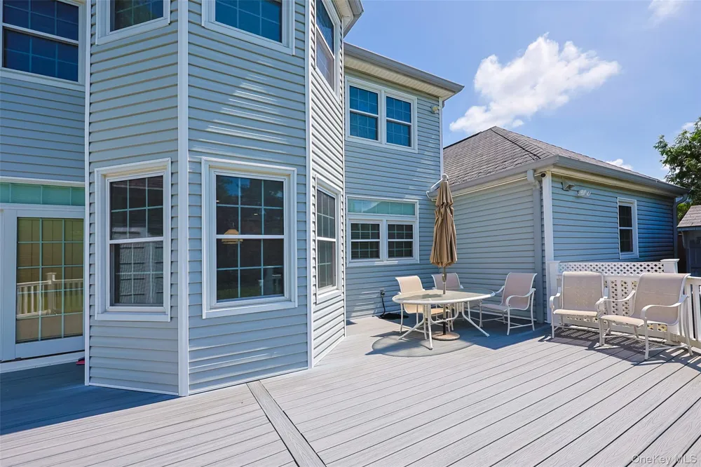 8 Parkview Drive Jericho, NY 11753