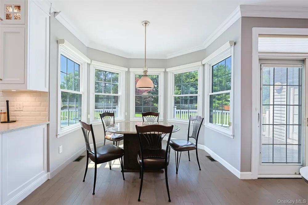 8 Parkview Drive Jericho, NY 11753