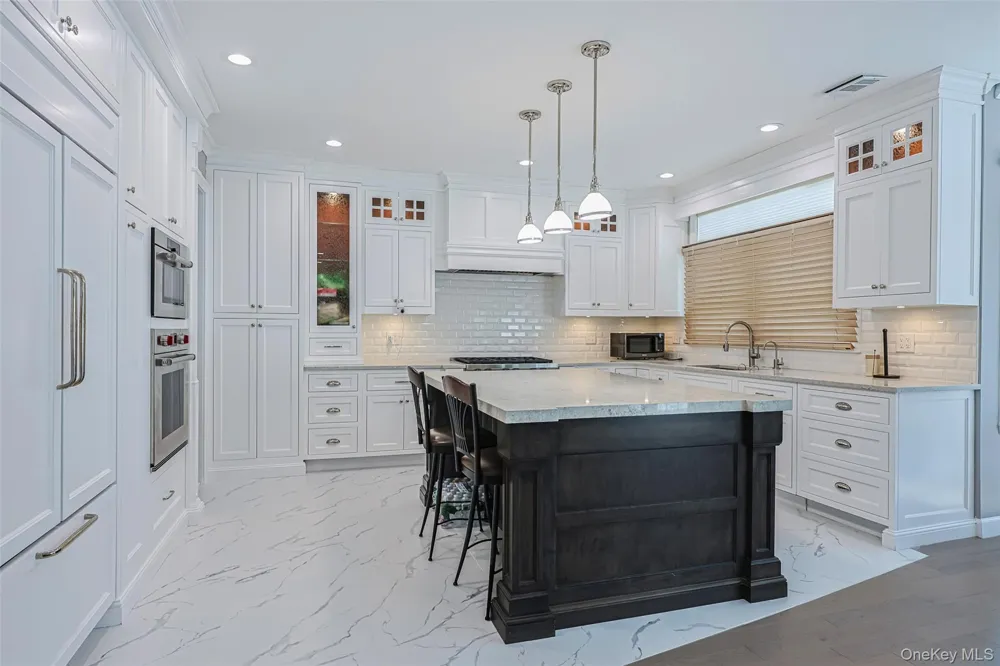 8 Parkview Drive Jericho, NY 11753