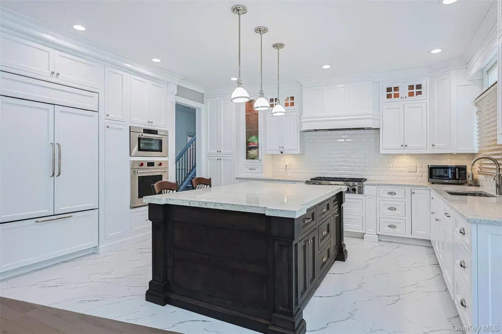 8 Parkview Drive Jericho, NY 11753