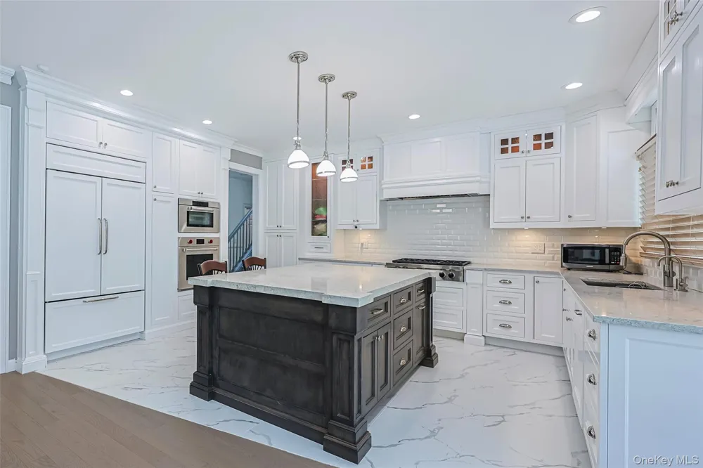 8 Parkview Drive Jericho, NY 11753