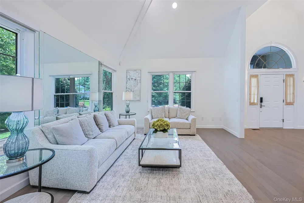 8 Parkview Drive Jericho, NY 11753