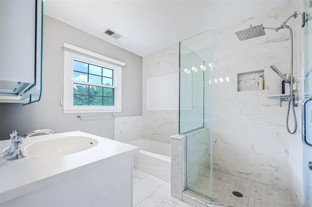 8 Parkview Drive Jericho, NY 11753
