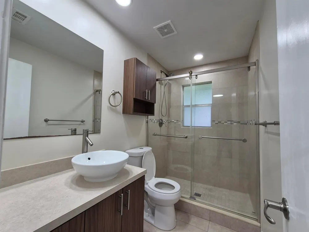 5545 Lakewood Circle #425 Margate, FL 33063