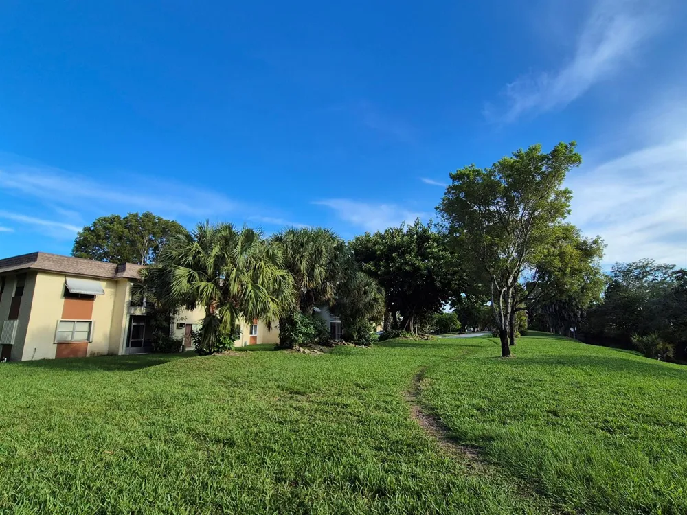 5545 Lakewood Circle #425 Margate, FL 33063