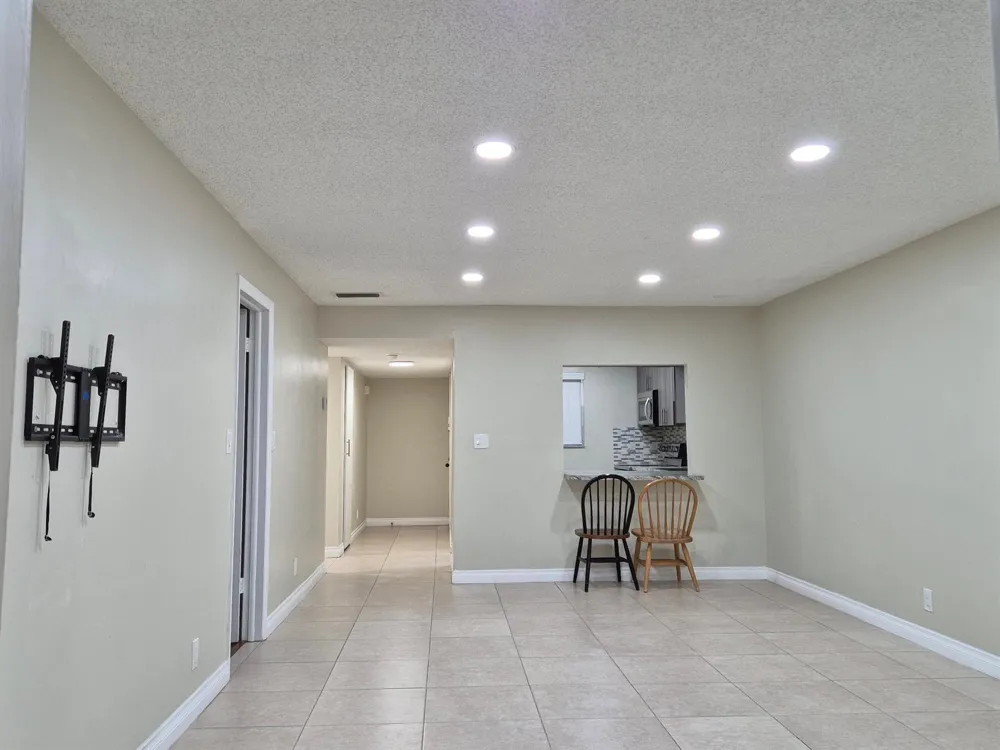 5545 Lakewood Circle #425 Margate, FL 33063