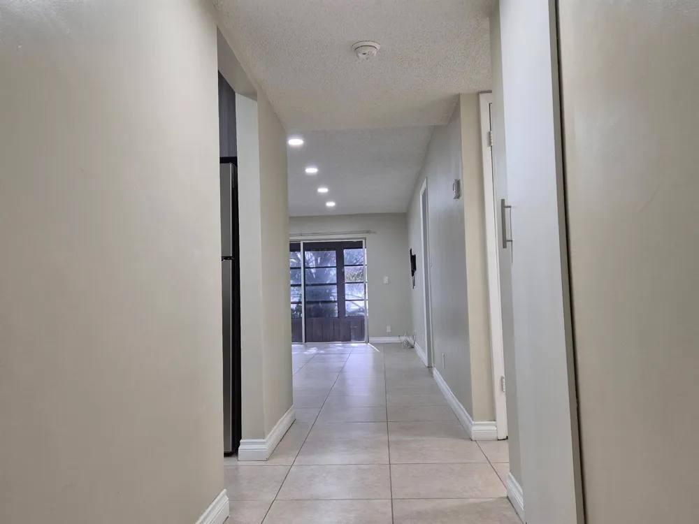 5545 Lakewood Circle #425 Margate, FL 33063