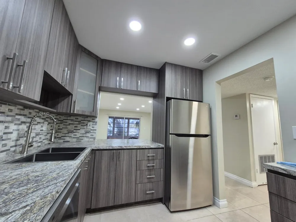 5545 Lakewood Circle #425 Margate, FL 33063