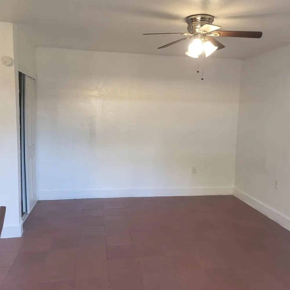 112 Newton Road #Back West Park, FL 33023