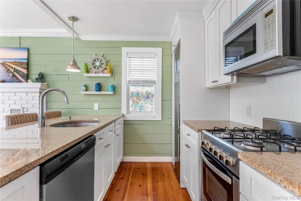169 Main Walk Cherry Grove, NY 11782