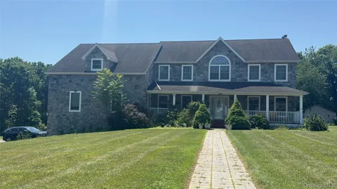 10 Willys Court