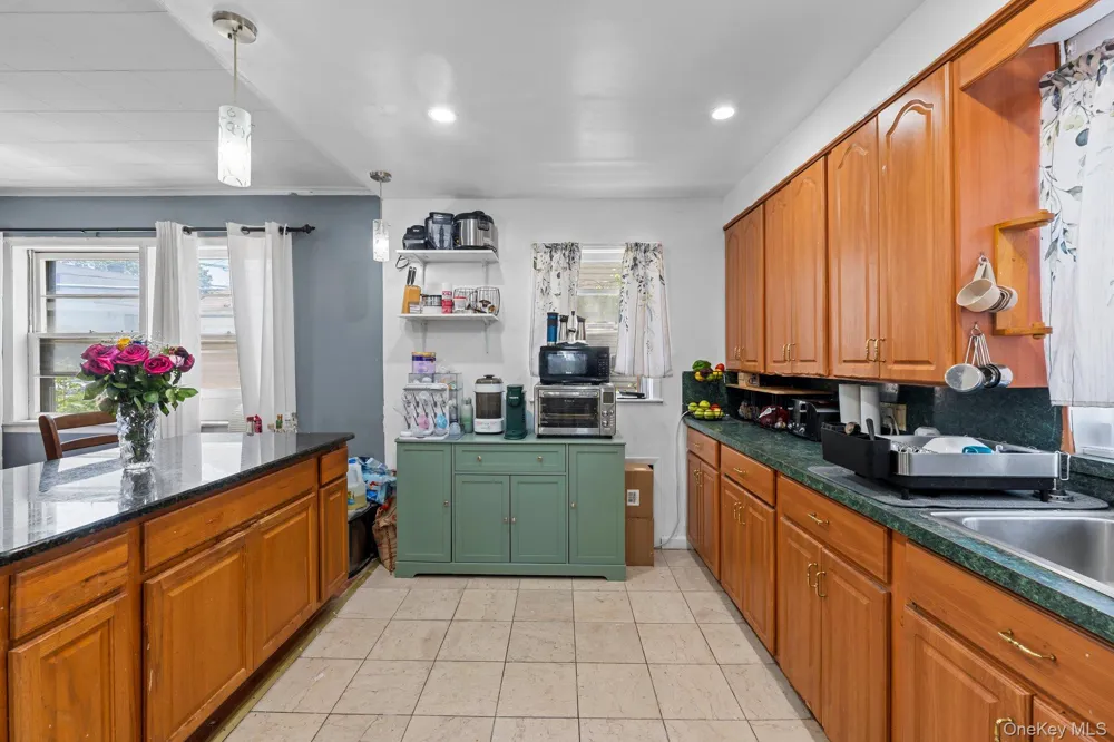 40 East Avenue Valley Stream, NY 11580