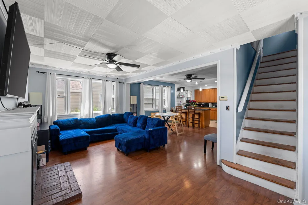 40 East Avenue Valley Stream, NY 11580