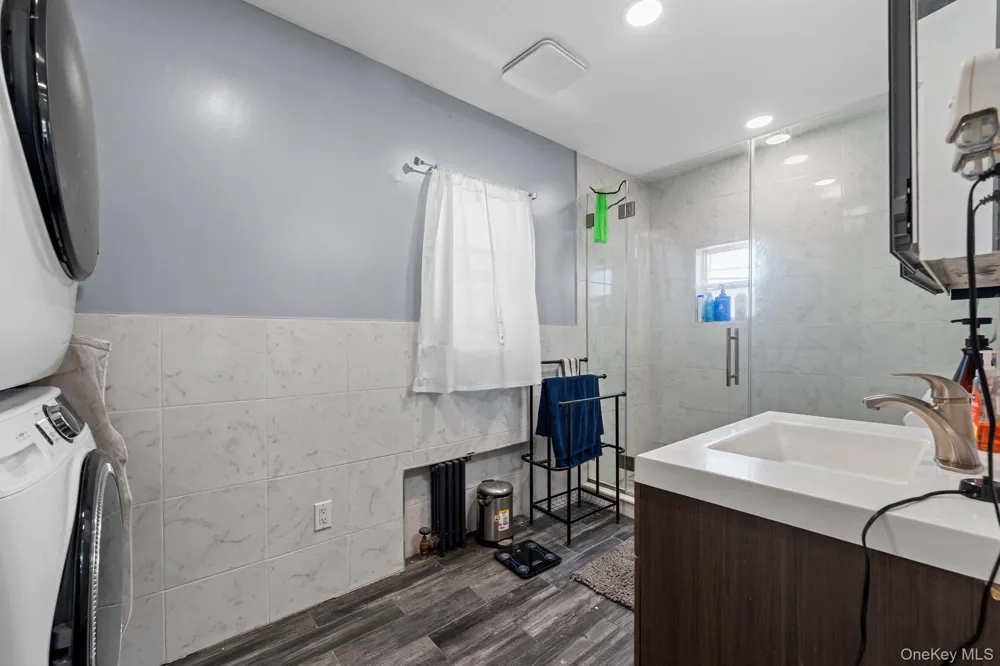 40 East Avenue Valley Stream, NY 11580