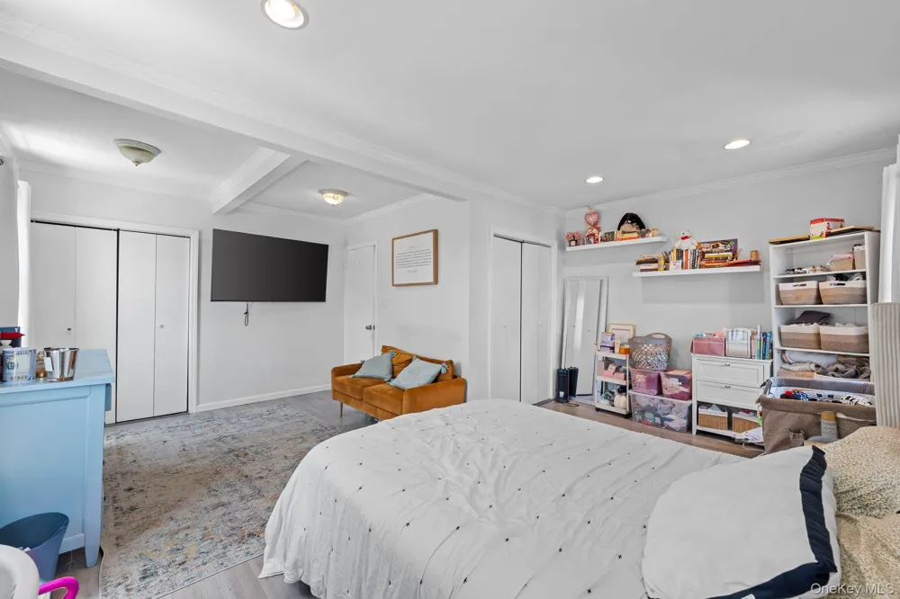 40 East Avenue Valley Stream, NY 11580