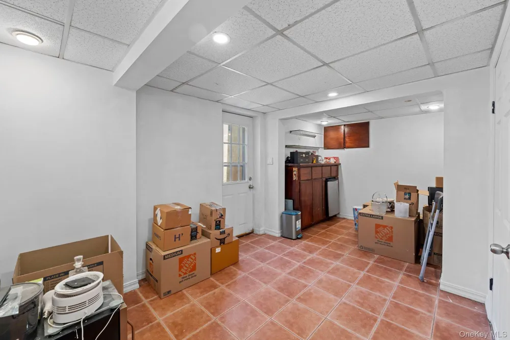 40 East Avenue Valley Stream, NY 11580