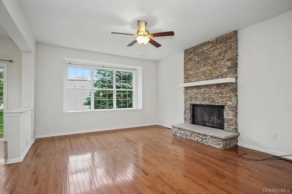 427 Vassar Place Fishkill, NY 12524
