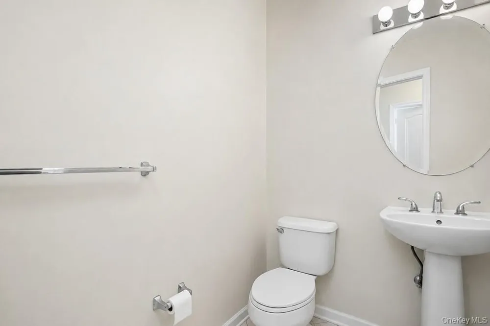 427 Vassar Place Fishkill, NY 12524