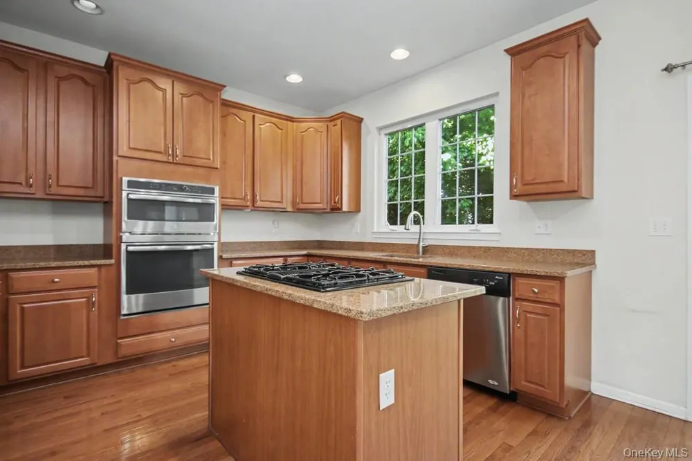 427 Vassar Place Fishkill, NY 12524