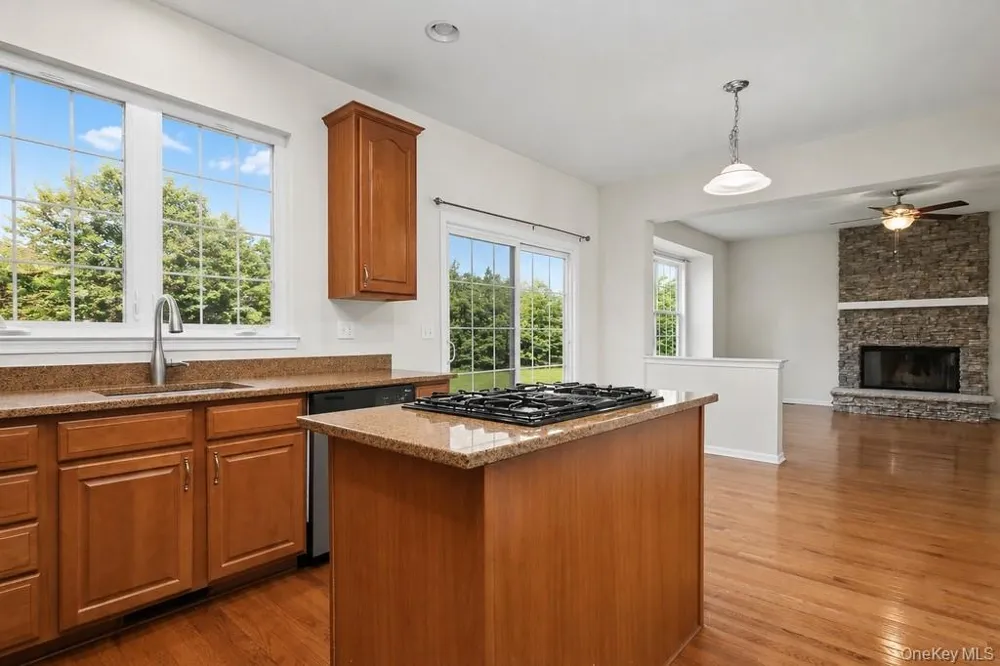 427 Vassar Place Fishkill, NY 12524
