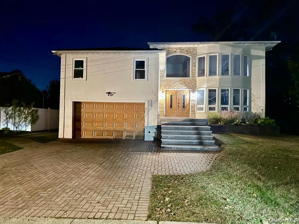 186 E Pennywood Avenue Roosevelt, NY 11575