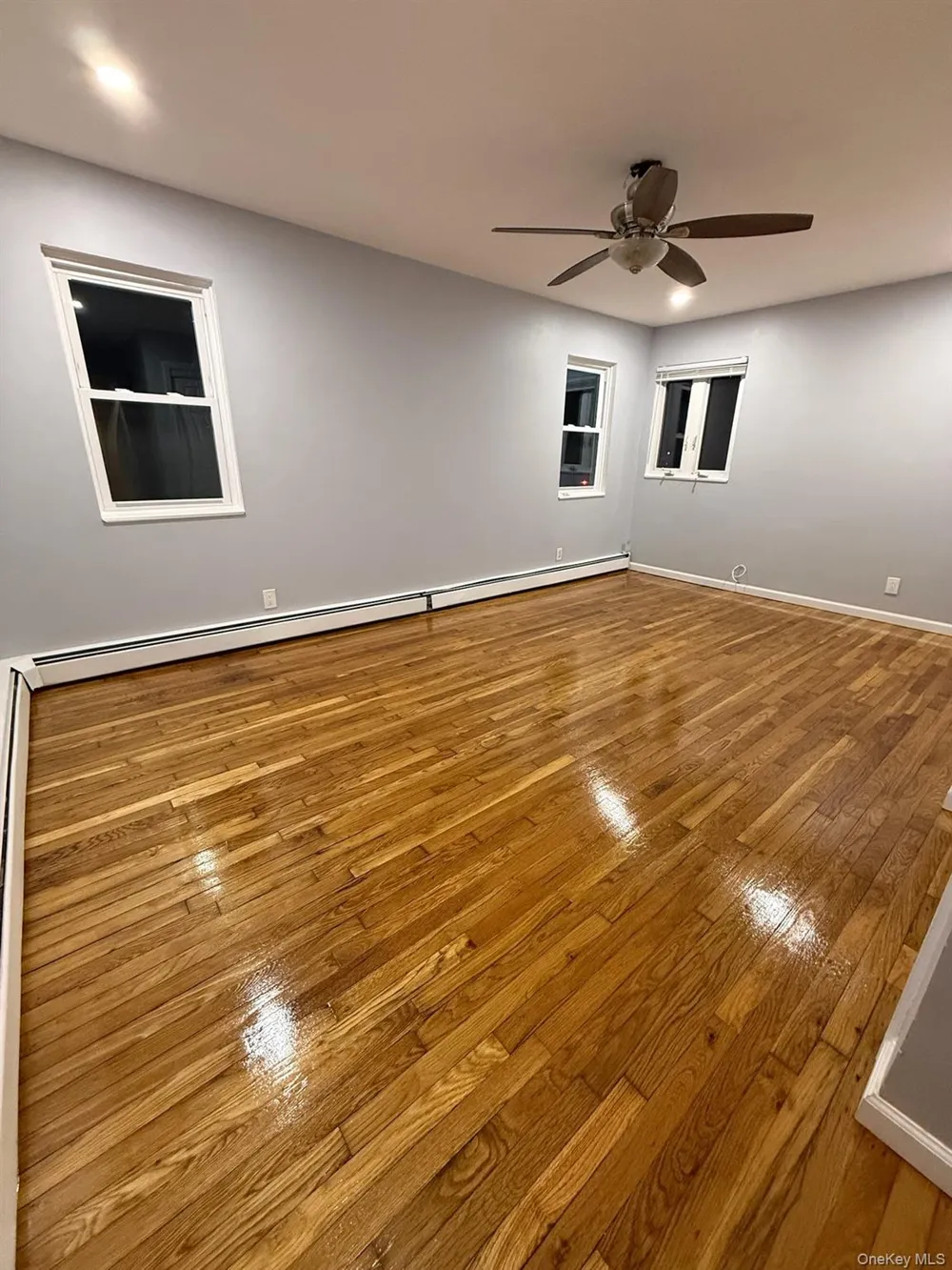 186 E Pennywood Avenue Roosevelt, NY 11575