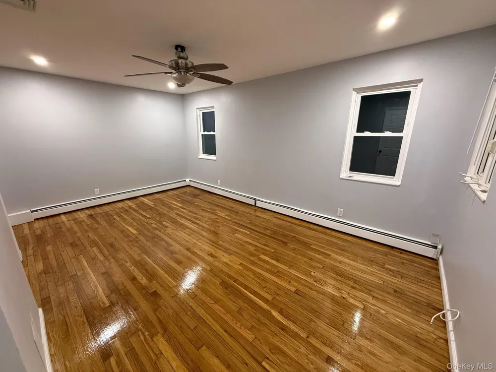 186 E Pennywood Avenue Roosevelt, NY 11575