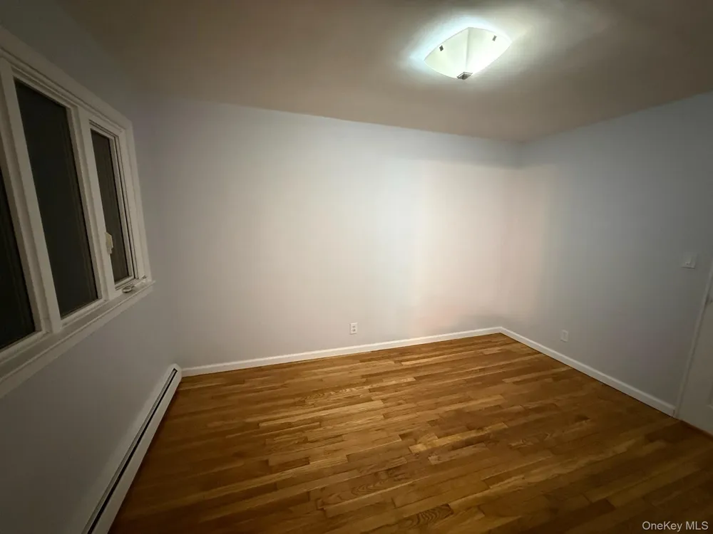 186 E Pennywood Avenue Roosevelt, NY 11575