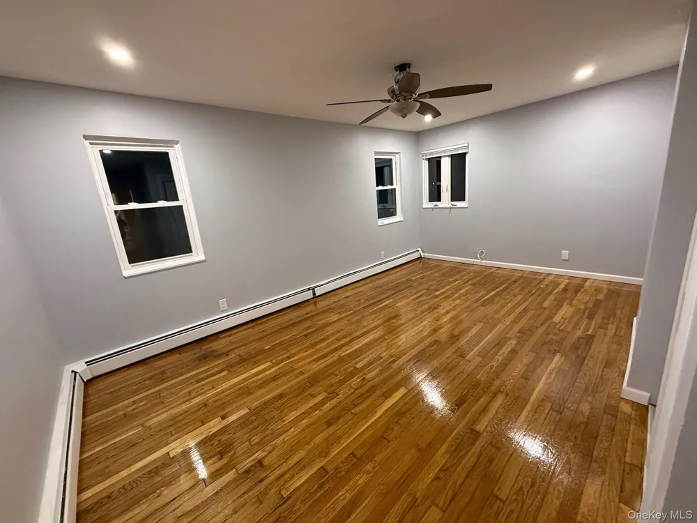 186 E Pennywood Avenue Roosevelt, NY 11575