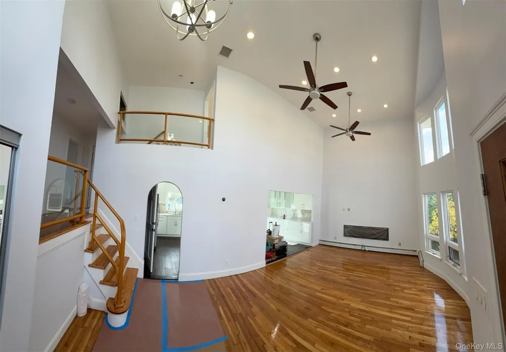 186 E Pennywood Avenue Roosevelt, NY 11575