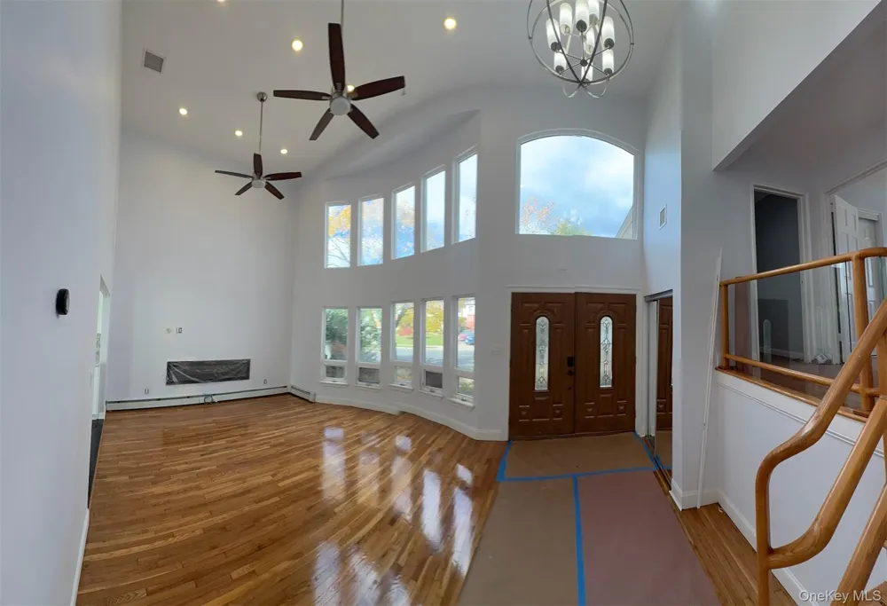 186 E Pennywood Avenue Roosevelt, NY 11575