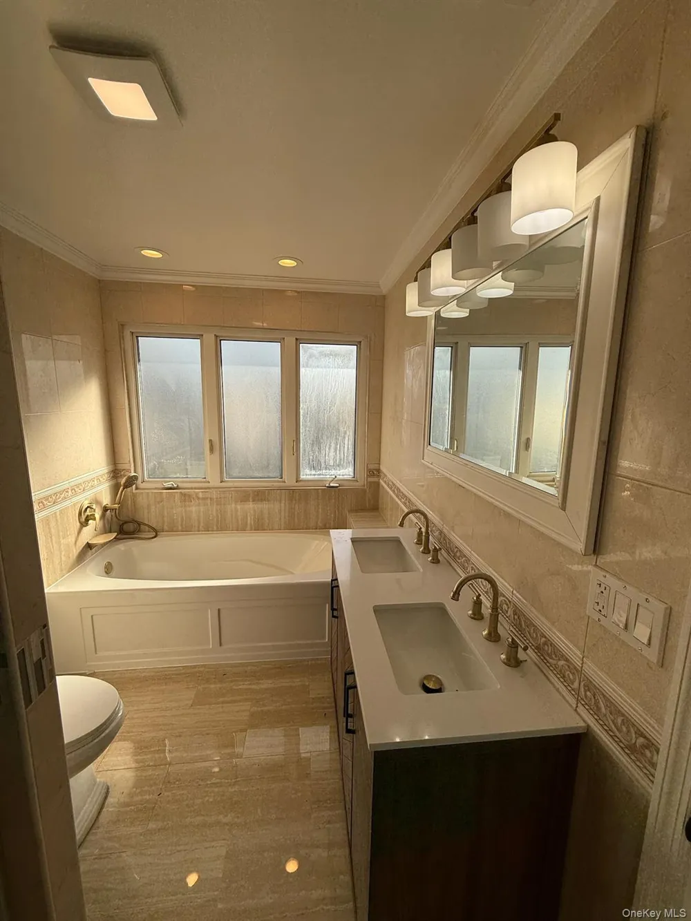 186 E Pennywood Avenue Roosevelt, NY 11575