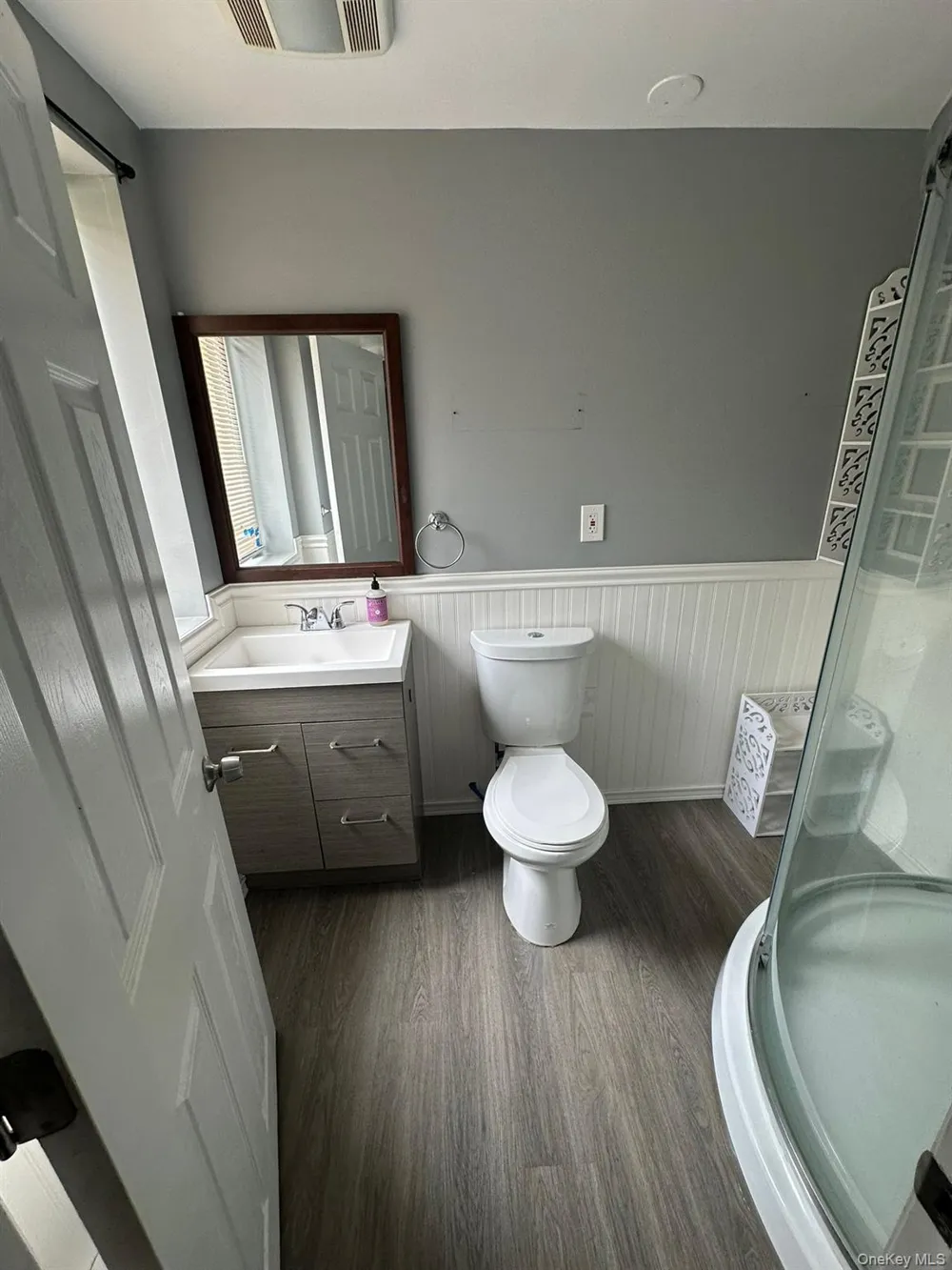 186 E Pennywood Avenue Roosevelt, NY 11575