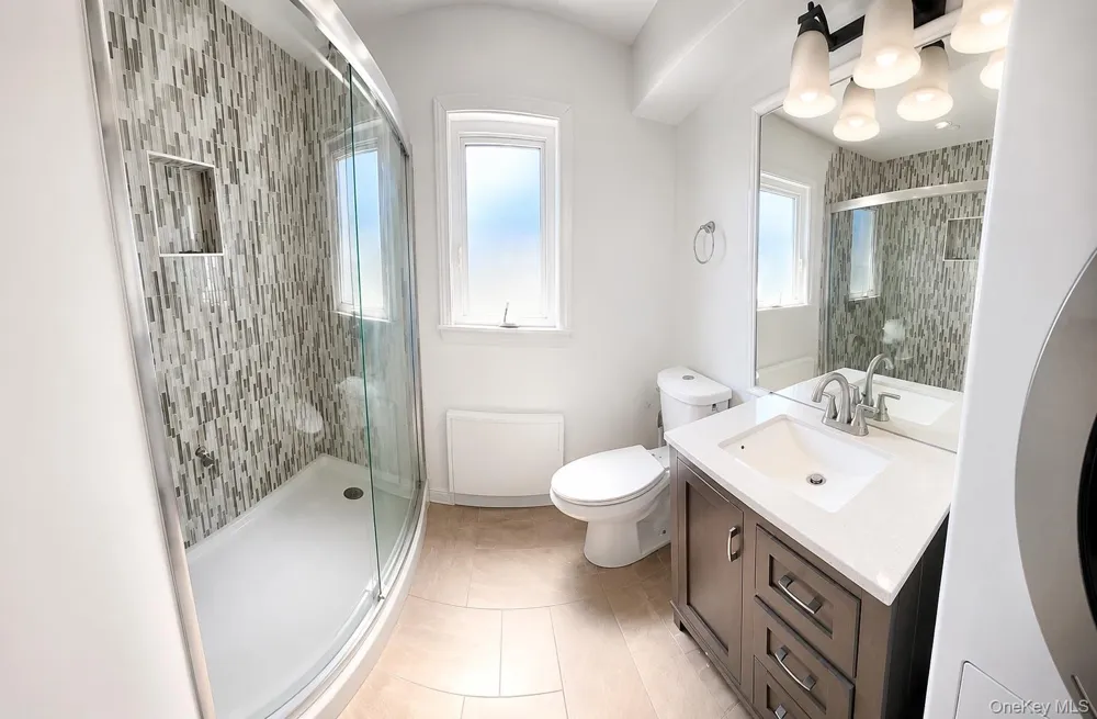 186 E Pennywood Avenue Roosevelt, NY 11575
