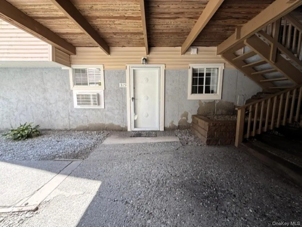 315 Fox Run Lane Carmel, NY 10512