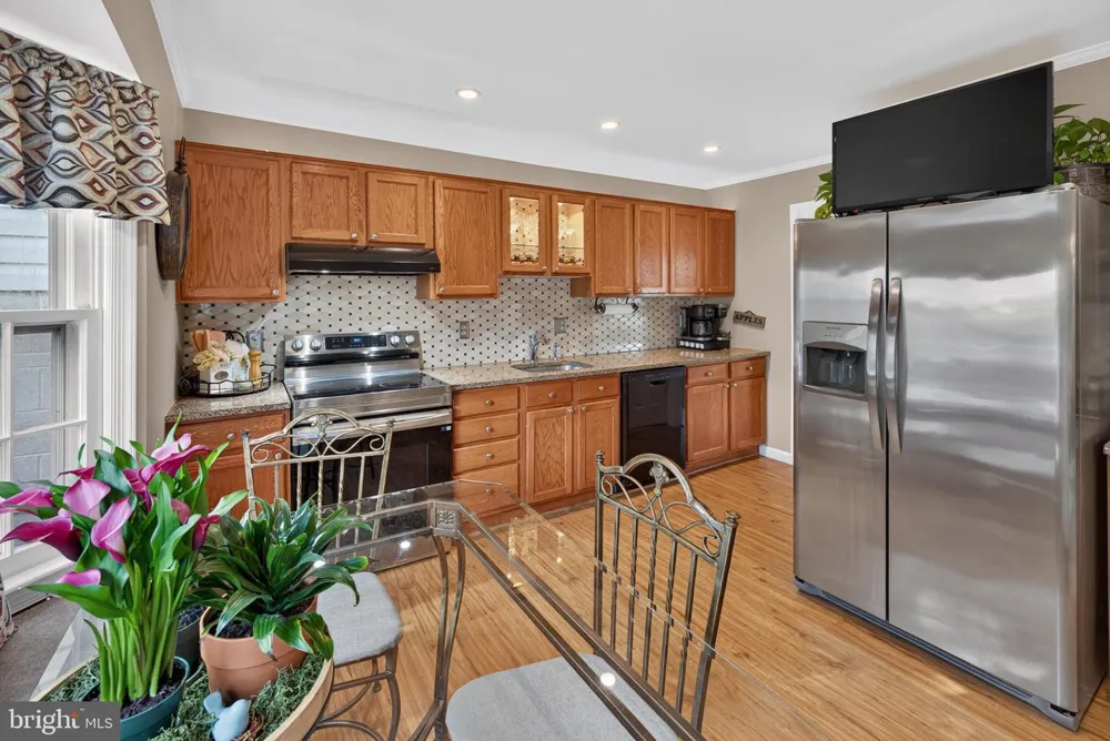 7901 LAURAL VALLEY WAY Springfield, VA 22153