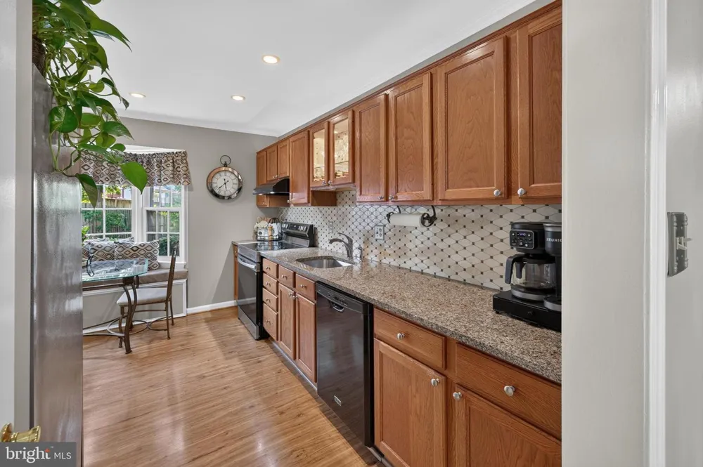 7901 LAURAL VALLEY WAY Springfield, VA 22153
