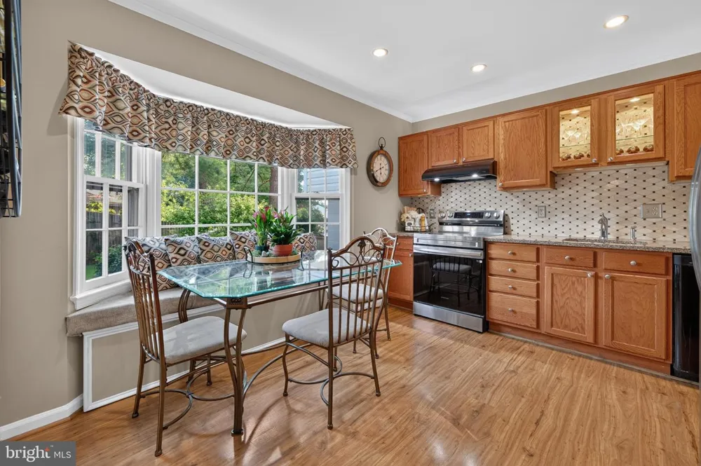 7901 LAURAL VALLEY WAY Springfield, VA 22153
