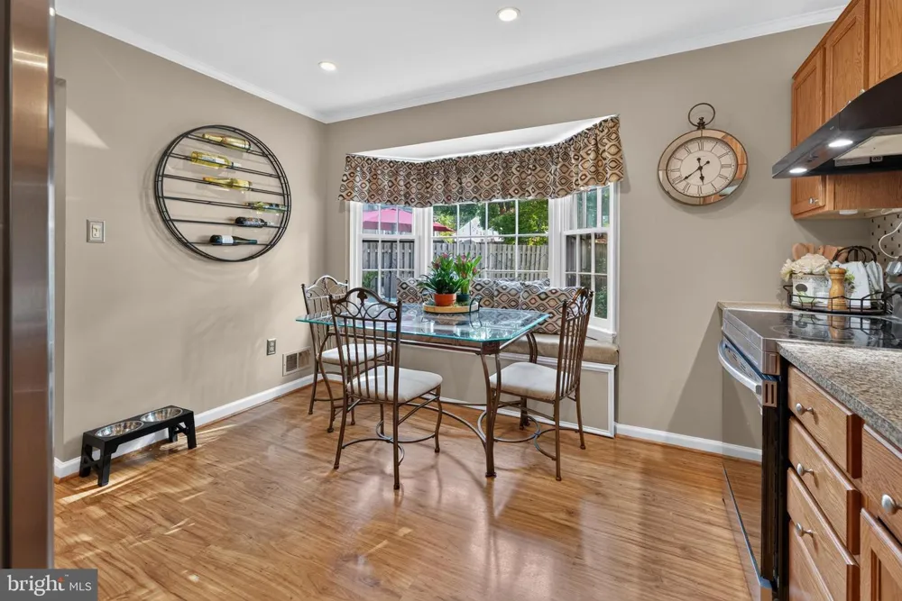 7901 LAURAL VALLEY WAY Springfield, VA 22153