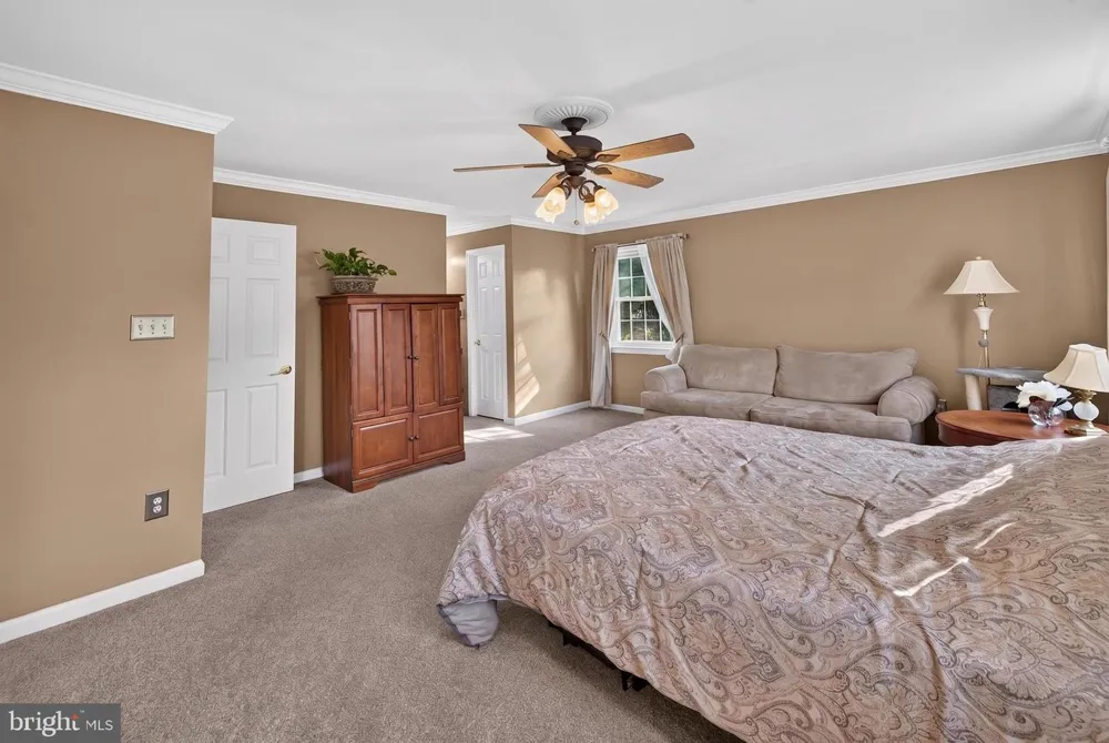 7901 LAURAL VALLEY WAY Springfield, VA 22153