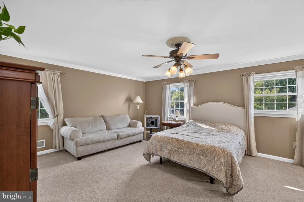 7901 LAURAL VALLEY WAY Springfield, VA 22153