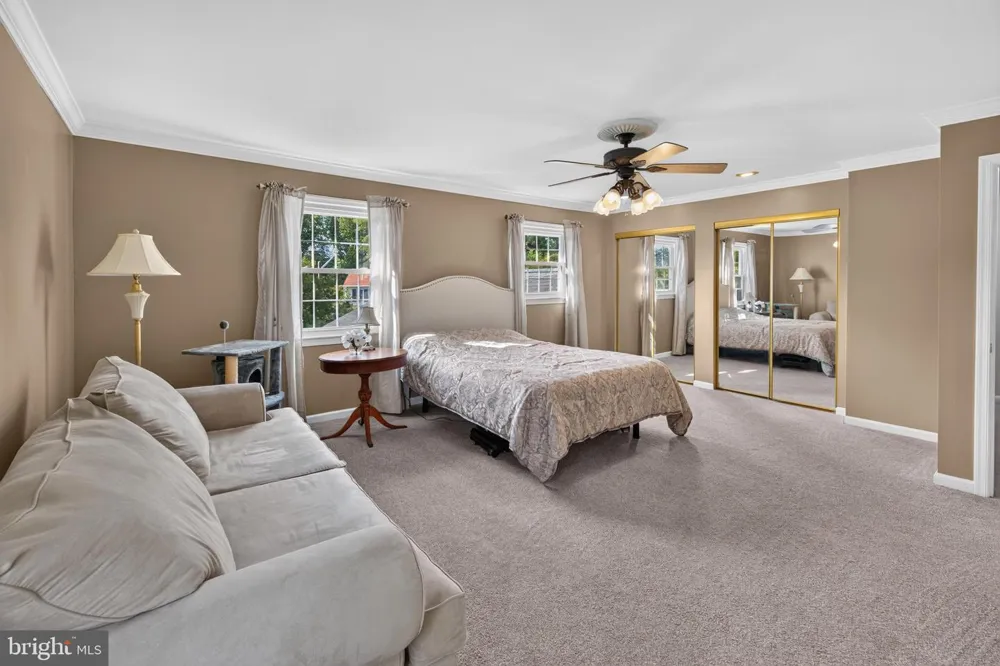 7901 LAURAL VALLEY WAY Springfield, VA 22153