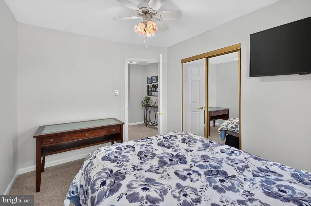 7901 LAURAL VALLEY WAY Springfield, VA 22153