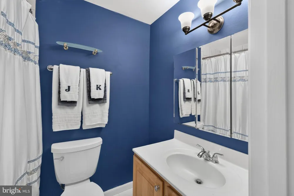 7901 LAURAL VALLEY WAY Springfield, VA 22153