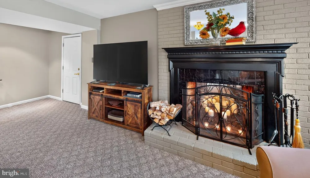 7901 LAURAL VALLEY WAY Springfield, VA 22153