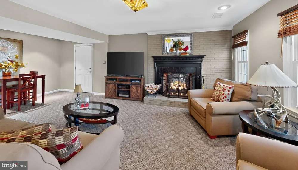 7901 LAURAL VALLEY WAY Springfield, VA 22153